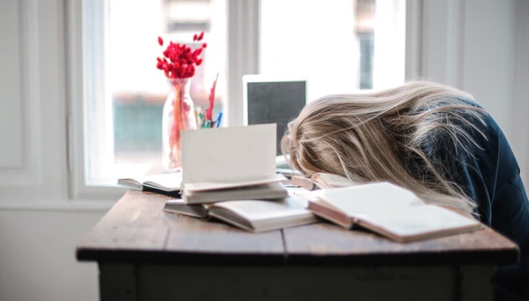 Cansado de ser improdutivo? Entenda o fardo da sociedade do cansaço