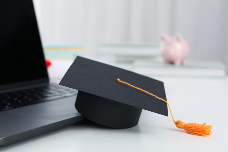 MBA EAD: 7 vantagens para evoluir na carreira profissional